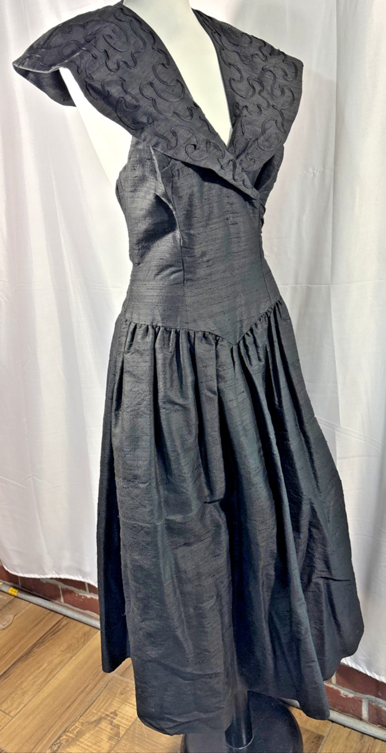 Vintage 80s Black Dupioni Shantung Silk Cocktail Prom Bubble Dress Backless 4-6