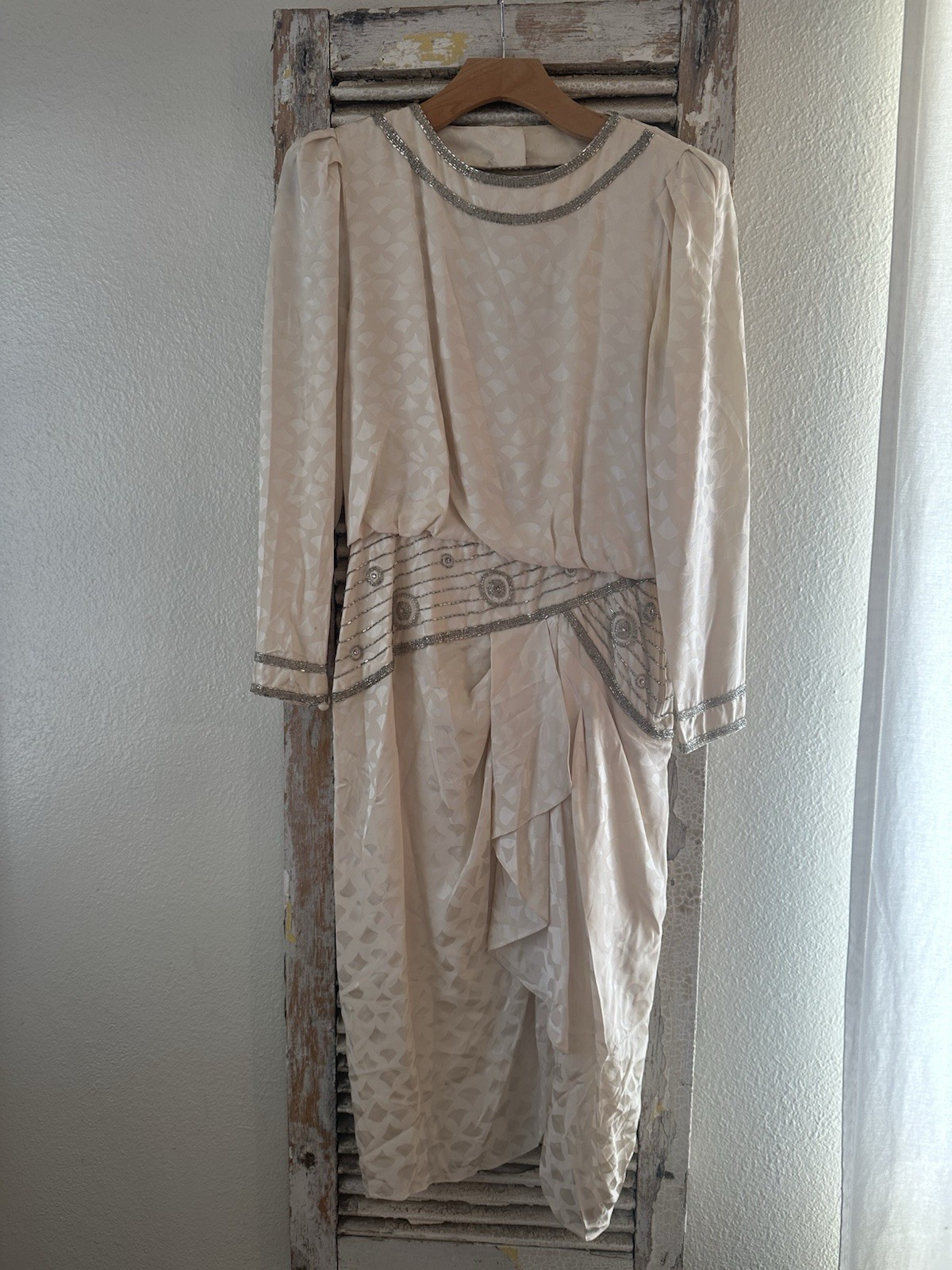 B12 A.J. Bari Silk Cream Brocade Gold Sequin Formal Evening Dress Size 6