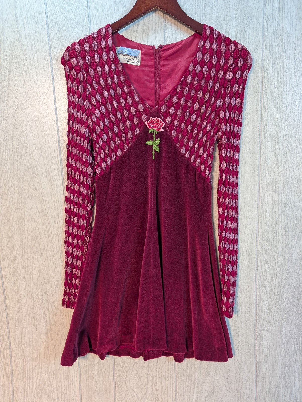 Vintage Flirty 60’s-70’s Arpeja Young Rose Short Velvet Dress W/Design Sz 11