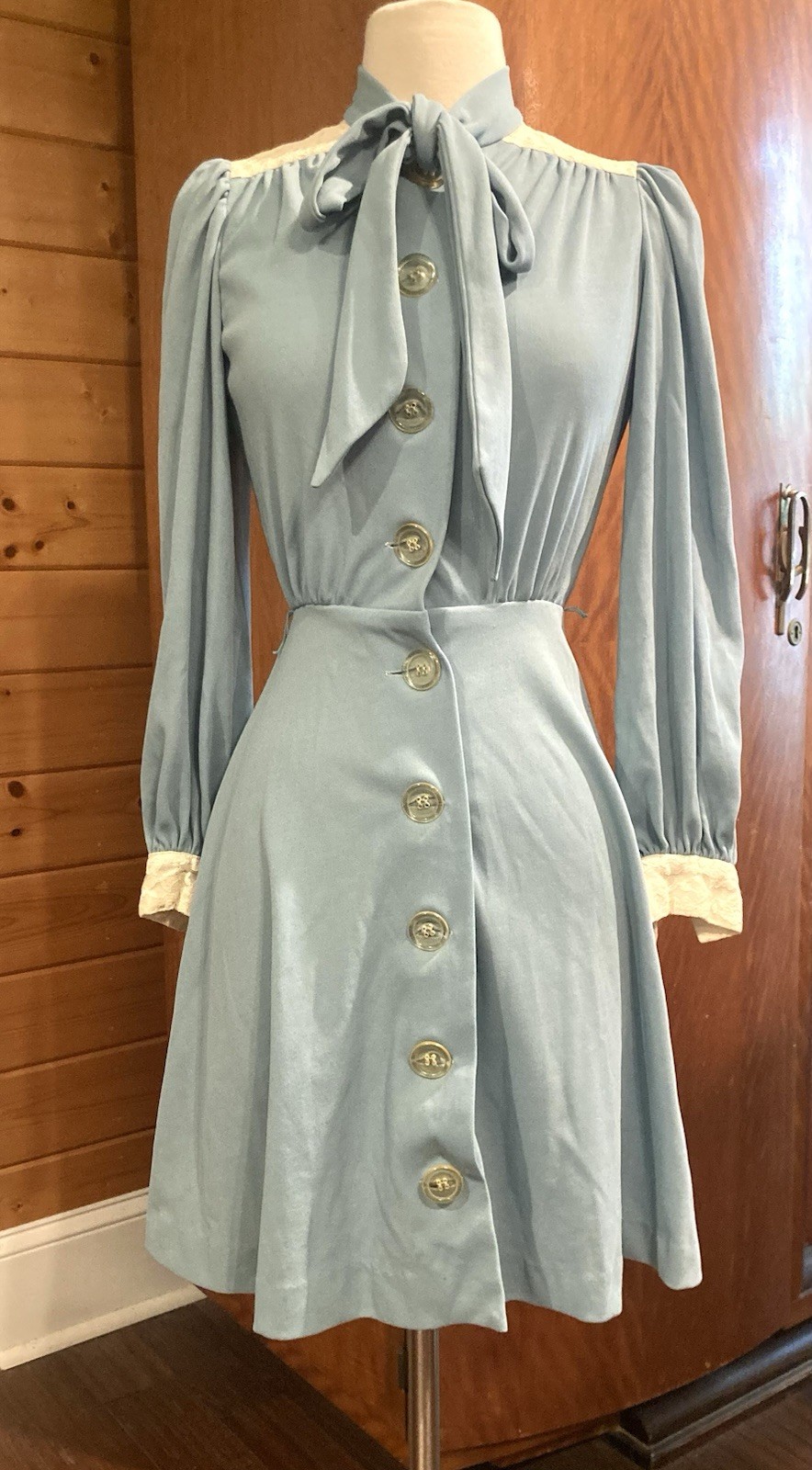 Vintage 1960s 1970s pale blue mini dress 40s style junior size B36