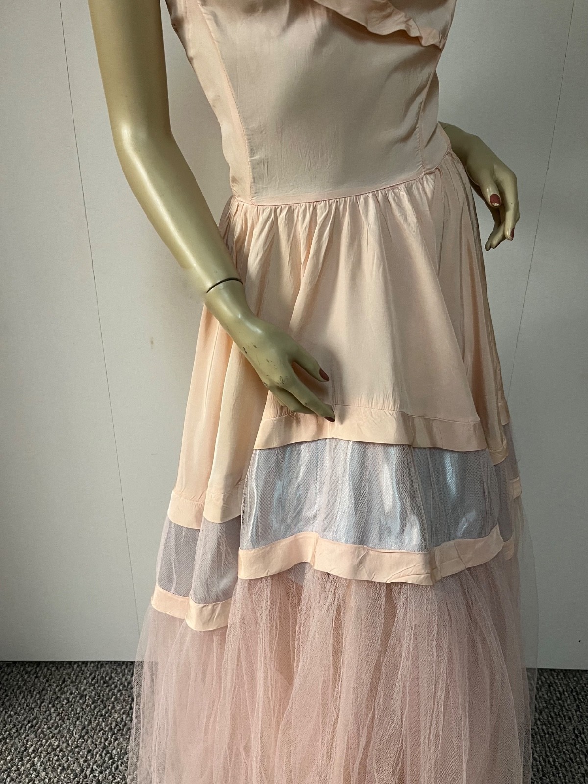 Vintage 1950s Emma Domb Peachy Pink Pearl Grey Cupcake Ball Gown Dress Bust 34