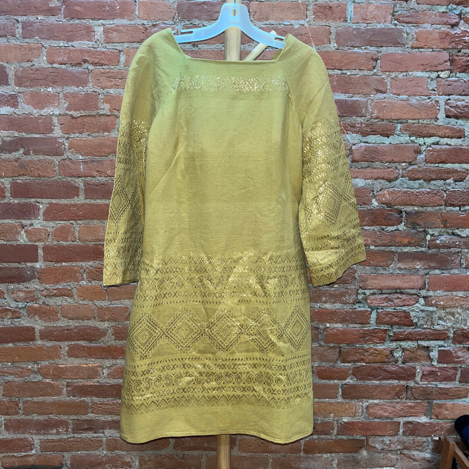 Vintage Mexican yellow & gold cotton long-sleeved sparkly shift dress 34″ waist