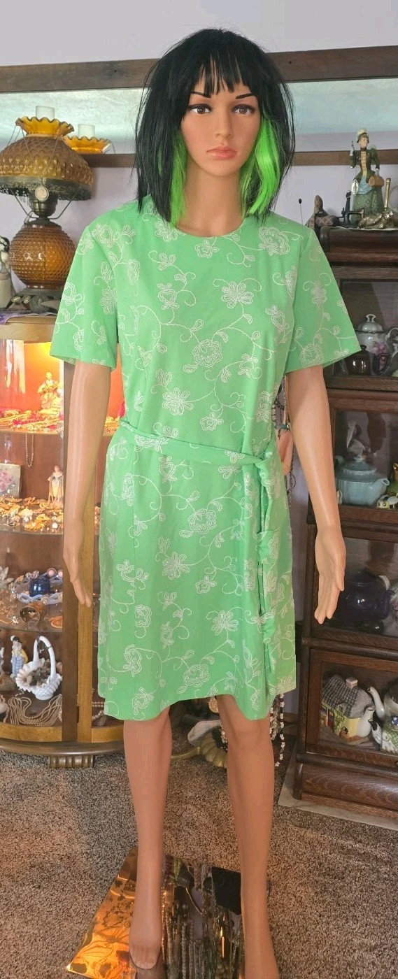 VTG Green Floral Faux Wrap Dress Women’s Short Sleeve Tie Waist Knee Length