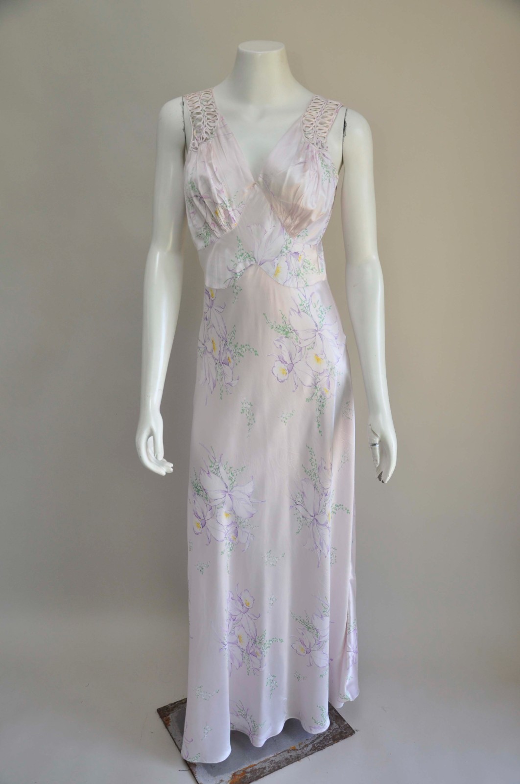Vintage 1930s Pale Purple Floral Bias Cut Satin Slip Dress Nightgown S/M