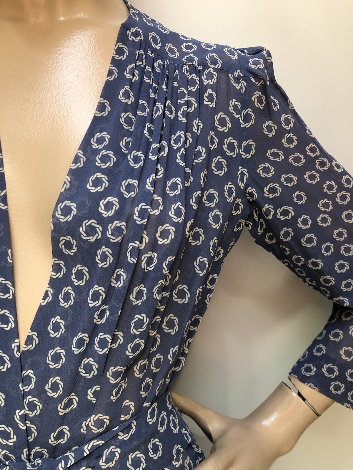 VTG 1940s Sheer RAYON Novelty CHAIN PRINT Wedgwood Blue SURPLICE WRAP DRESS