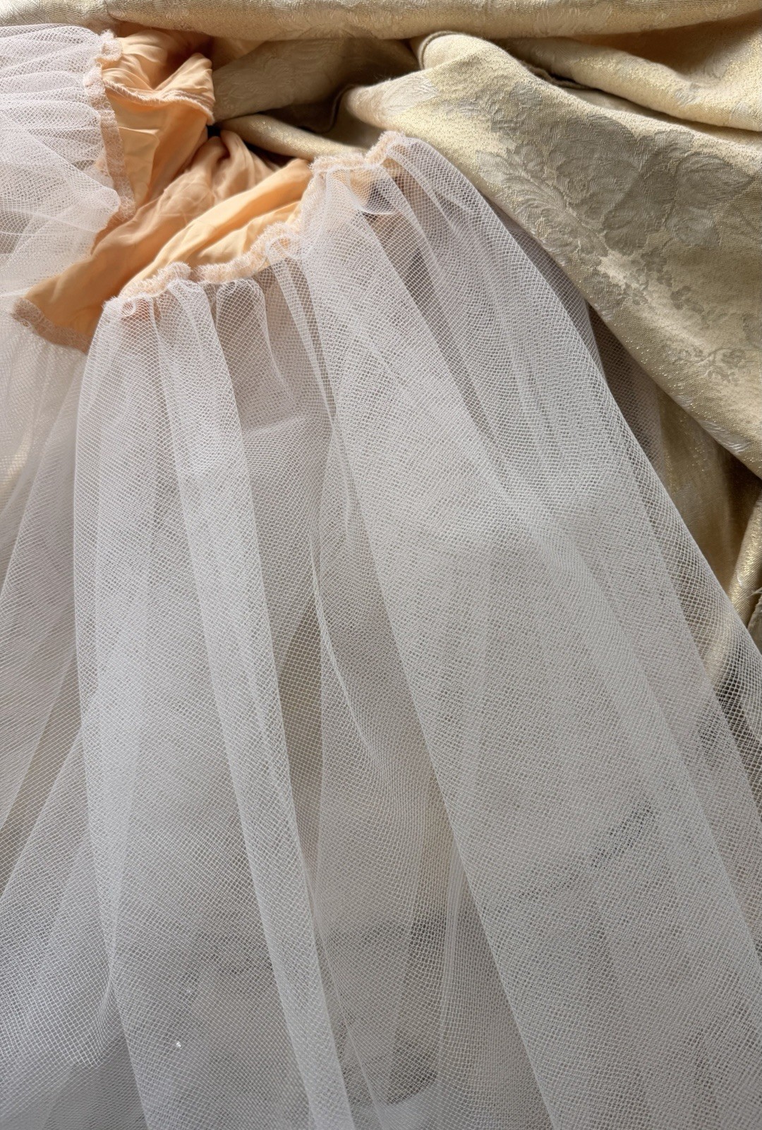 Vintage Dollar Ivory Gold Brocade Formal Dress Shawl Prom Wedding Gown Large USA
